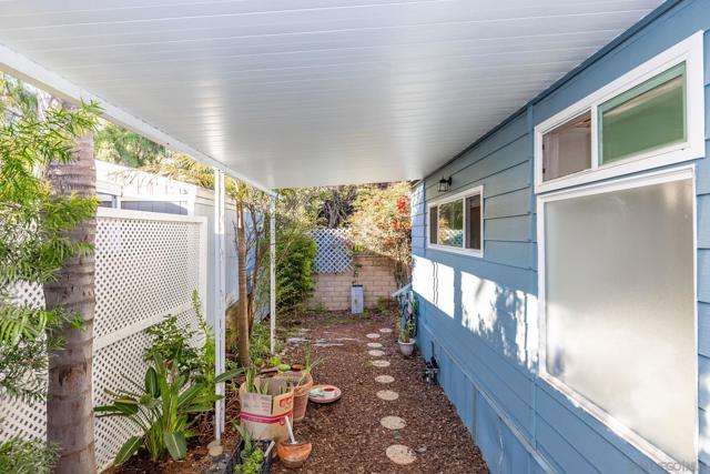 7004 San Bartolo, Carlsbad CA: https://media.crmls.org/mediaz/3c468a8f-30ec-477d-862a-fa8367e1f423.jpg