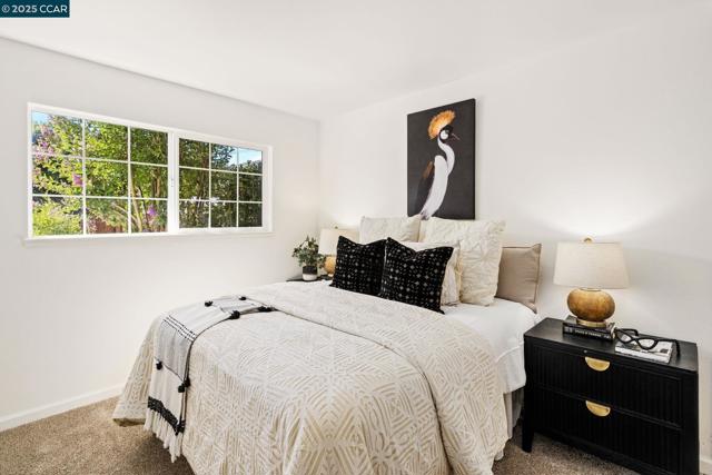1950 Emerald St, Concord CA: https://media.crmls.org/mediaz/3c46946a-0abe-47a6-8038-528257cb8dad.jpg