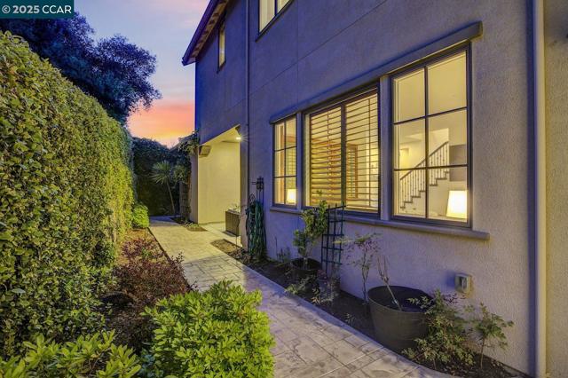 131 Wittenham Ct, San Ramon CA: https://media.crmls.org/mediaz/3c469b5f-5a52-4023-81b6-93ab14bc49cd.jpg