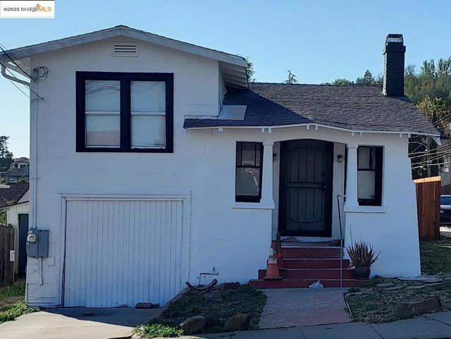 2957 73rd Avenue, Oakland CA: https://media.crmls.org/mediaz/3c46e93c-ff0f-476e-9252-fe6486763d55.jpg