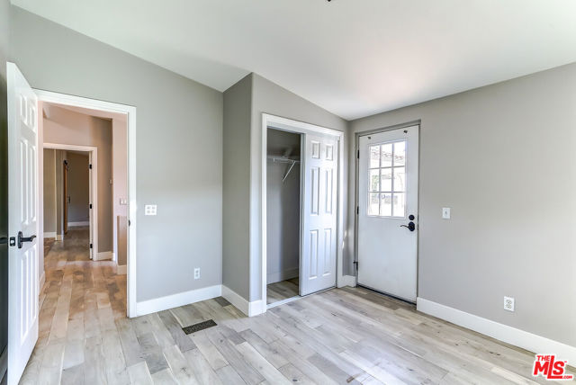 117 Navajo Lane, Topanga CA: https://media.crmls.org/mediaz/3c46f32a-c2a3-4257-abe6-cef6305bcf51.jpg