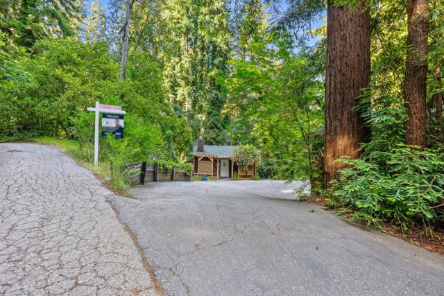 15040 Fern Avenue, Boulder Creek CA: https://media.crmls.org/mediaz/3c47023a-637c-4877-a389-242170618998.jpg