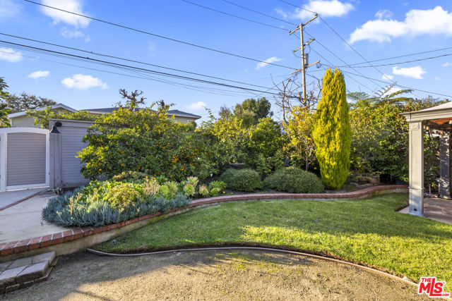 505 Panama Avenue, Long Beach CA: https://media.crmls.org/mediaz/3c472d4d-4970-471b-a892-94dfac4cff89.jpg