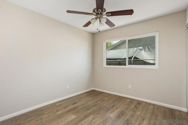 1561 Oak Hill Dr, Escondido CA: https://media.crmls.org/mediaz/3c478322-ada2-4dda-83d8-9e6ea8d11cbf.jpg