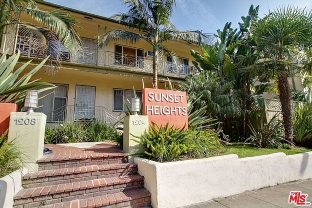1204 N Crescent Heights Boulevard, West Hollywood CA: https://media.crmls.org/mediaz/3c478620-2708-49fb-9d1d-a439542e96dd.jpg