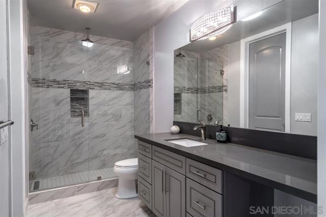 7302 Vista Rancho Ct., Rancho Santa Fe CA: https://media.crmls.org/mediaz/3c48681a-b250-48e2-953a-52679638e96e.jpg