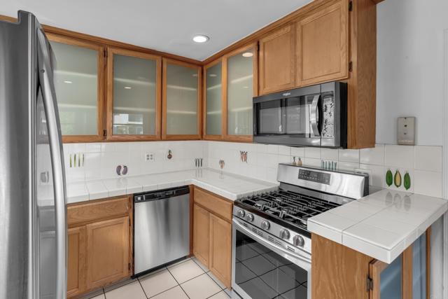 1715 Cedar St, Santa Monica CA: https://media.crmls.org/mediaz/3c487e5a-c88f-4c72-8661-3d591b320718.jpg