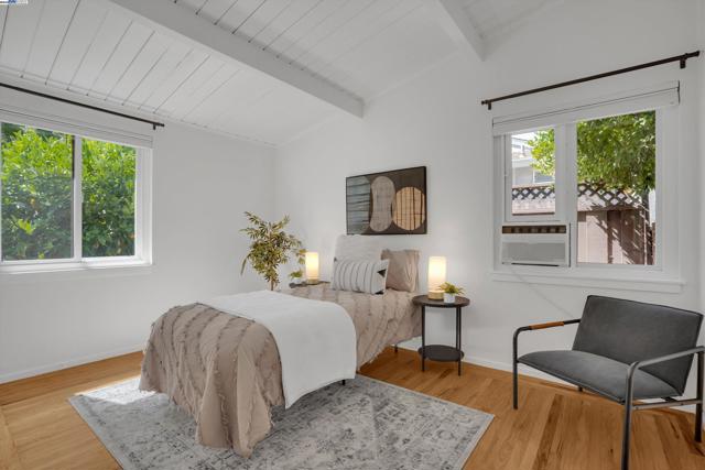 956 Tamarack Ave, San Jose CA: https://media.crmls.org/mediaz/3c488491-49eb-4c9e-a8b5-f0a4996cd4da.jpg