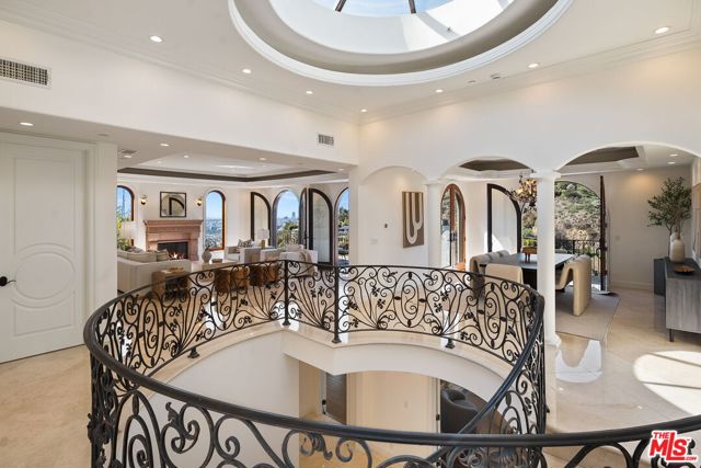 8027 Floral Avenue, Los Angeles CA: https://media.crmls.org/mediaz/3c48d30c-7d89-4ab8-a6dd-5a8d014f0db4.jpg