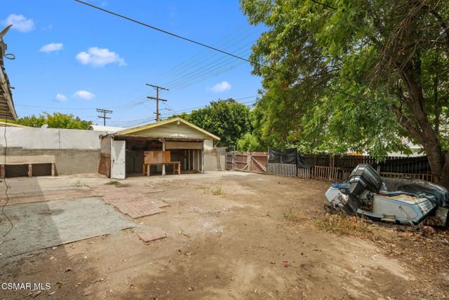 17917 Burbank Boulevard, Encino CA: https://media.crmls.org/mediaz/3c4938eb-166d-4b8a-a224-508a05906988.jpg
