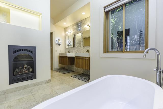 Detail Gallery Image 15 of 33 For 3540 Oak Pl, Carmel,  CA 93923 - 4 Beds | 3 Baths