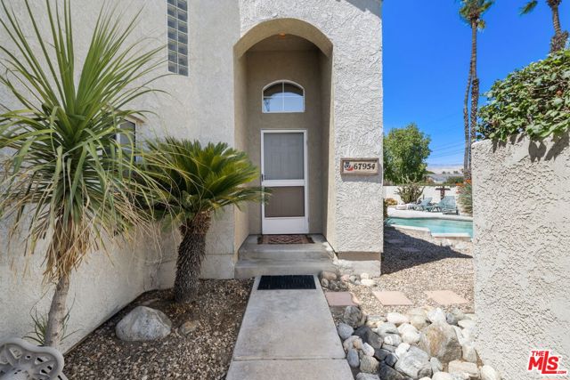 67954 S Trancas Drive, Cathedral City CA: https://media.crmls.org/mediaz/3c49c9af-e0a2-4f82-bdbe-99f664815c43.jpg