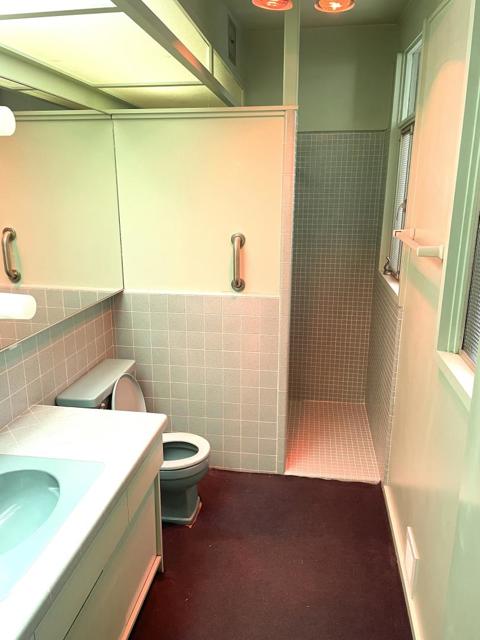1245 Chula Vista Drive, Belmont CA: https://media.crmls.org/mediaz/3c4a03c9-093a-479b-8134-f392100abd03.jpg