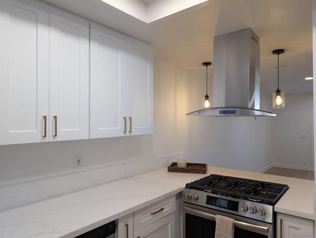 4950 Lantana Dr, San Diego CA: https://media.crmls.org/mediaz/3c4a5ffb-35e8-488f-b197-34dbd334115e.jpg