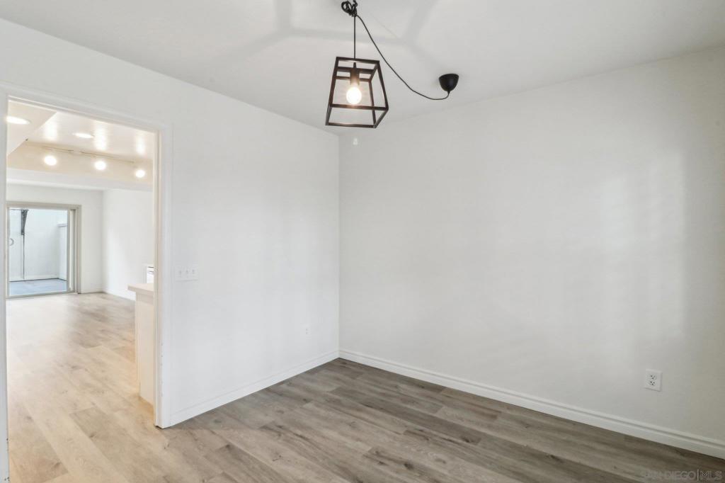 https://media.crmls.org/mediaz/3c4a9c05-bec0-4d15-a631-7eb2d0aedca1.jpg?preset=X-Large