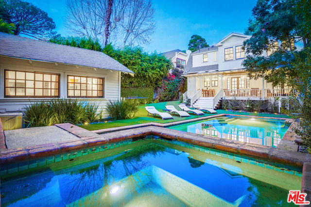1607 N Vista Street, Los Angeles CA: https://media.crmls.org/mediaz/3c4b8bf2-d46b-4c58-a28a-79c24f880c1a.jpg