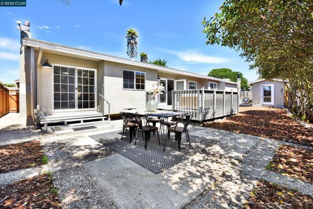 423 Casa Del Mar Dr, Half Moon Bay CA: https://media.crmls.org/mediaz/3c4b9185-56e9-4f2b-831b-fcc46b06b890.jpg