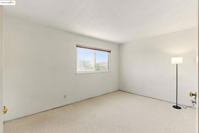 6223 Valroy Dr, San Jose CA: https://media.crmls.org/mediaz/3c4bc3f6-2d86-47e7-a604-93c165f4fdd5.jpg