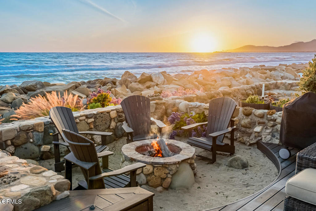 https://media.crmls.org/mediaz/3c4be504-5886-4abc-981f-e6e7403c8692.jpg?preset=X-Large