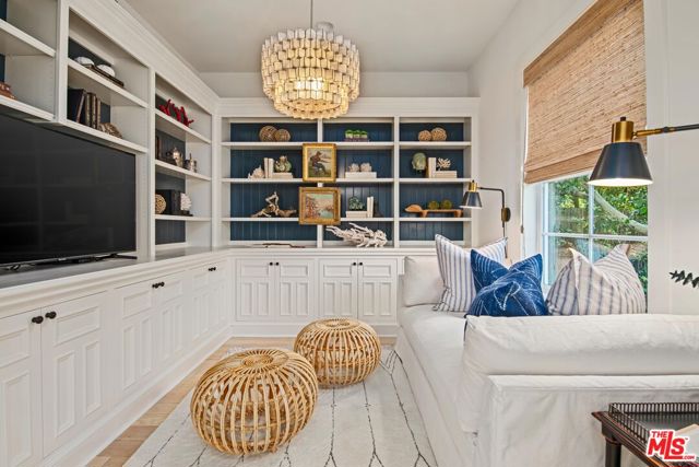 28870 Hampton Place, Malibu CA: https://media.crmls.org/mediaz/3c4cdb09-599a-424b-8889-42cf91ad5376.jpg