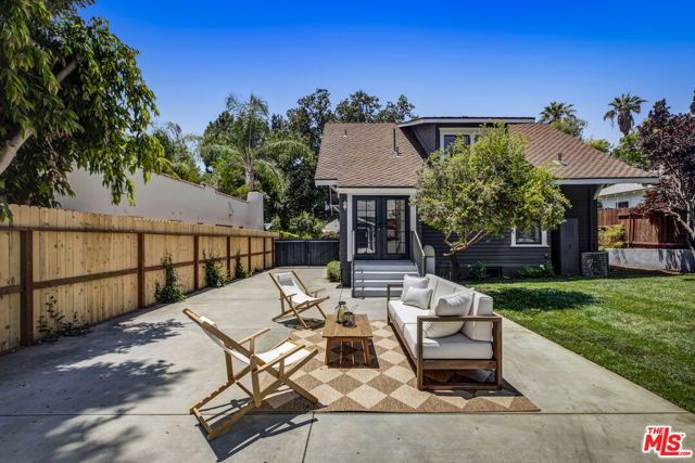 1022 N Marengo Avenue, Pasadena CA: https://media.crmls.org/mediaz/3c4d069a-19fc-4502-ad70-d4e9f0d60689.jpg