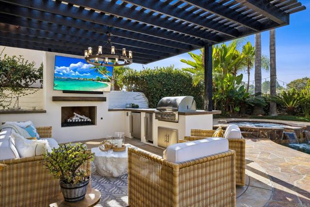 Detail Gallery Image 9 of 69 For 4939 Concannon Ct, San Diego,  CA 92130 - 6 Beds | 5 Baths