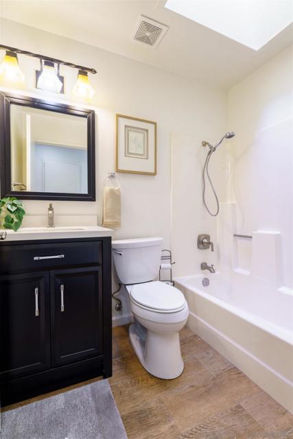 4382 Dowitcher Way, Oceanside CA: https://media.crmls.org/mediaz/3c4dfc35-860c-4ddc-8e7b-b4fe05fcd1bd.jpg