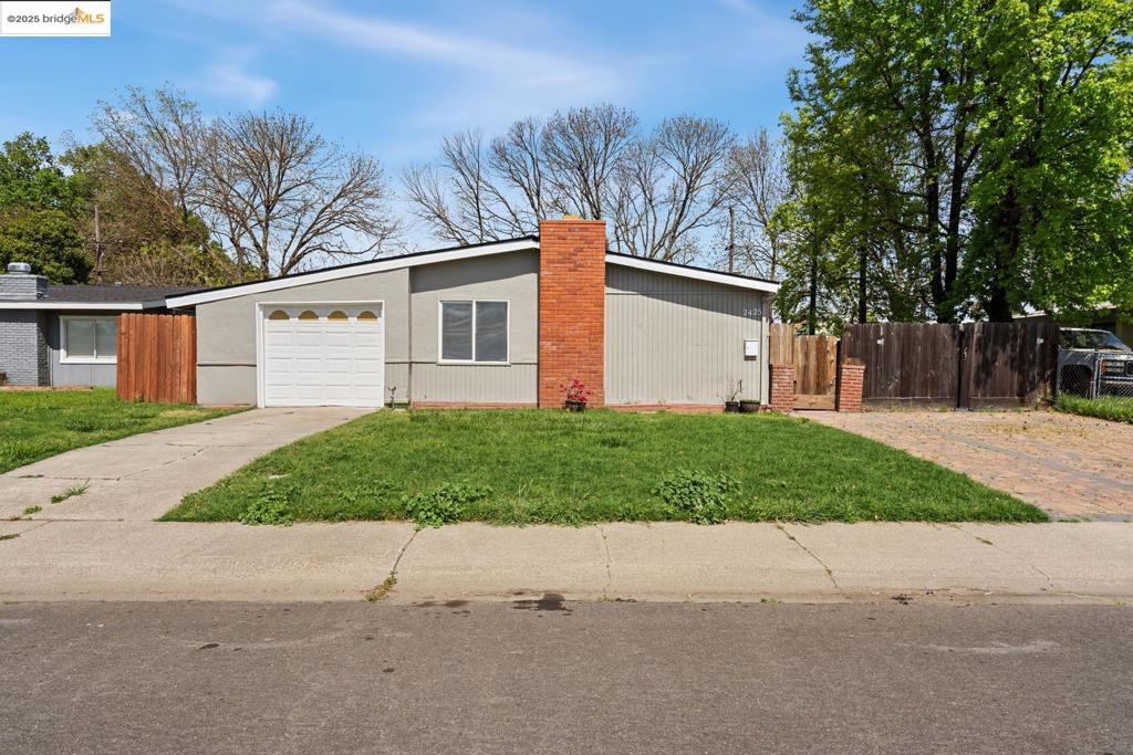 2425 Del Rio DR