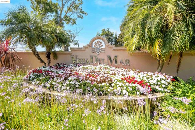 153 Camino Del Sol, Vallejo CA: https://media.crmls.org/mediaz/3c4e882c-0f1f-4611-aff5-1668623418af.jpg