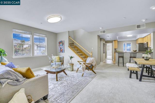 6130 Old Quarry Loop, Oakland CA: https://media.crmls.org/mediaz/3c4fae0a-61f4-4496-8f13-4f7ce9073386.jpg
