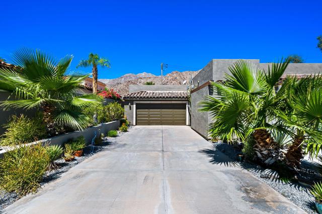 54385 Avenida Madero, La Quinta CA: https://media.crmls.org/mediaz/3c5008a8-def9-4aef-80c1-b6244935e711.jpg