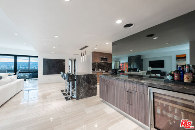 10445 Wilshire Boulevard, Los Angeles CA: https://media.crmls.org/mediaz/3c505d3e-3770-4e2c-a3c8-d10afceedea1.jpg