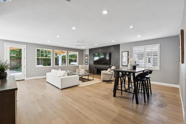 5531 Calico Ln, Pleasanton CA: https://media.crmls.org/mediaz/3c5163b2-3fc7-4b65-8dd9-e3d3e4531ff0.jpg