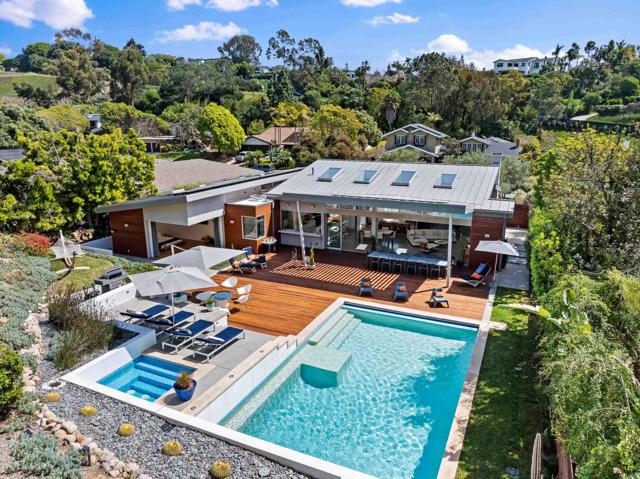 6672 Avenida Andorra, La Jolla CA: https://media.crmls.org/mediaz/3c516652-de64-4e2a-8494-9e9e5a1e5390.jpg