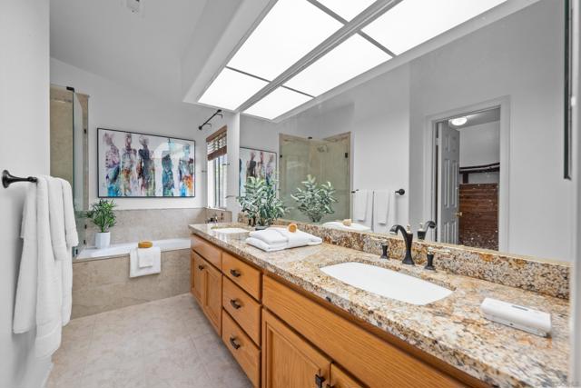 11251 Caminito Aclara, San Diego CA: https://media.crmls.org/mediaz/3c51c95e-d010-4dcf-9b78-ed6928984e32.jpg