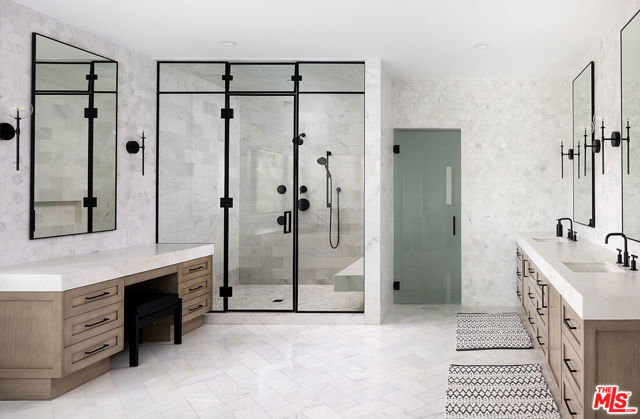 28902 Verde Mesa Lane, Malibu CA: https://media.crmls.org/mediaz/3c51ca06-e3ca-408f-8ed6-f689be01fc68.jpg