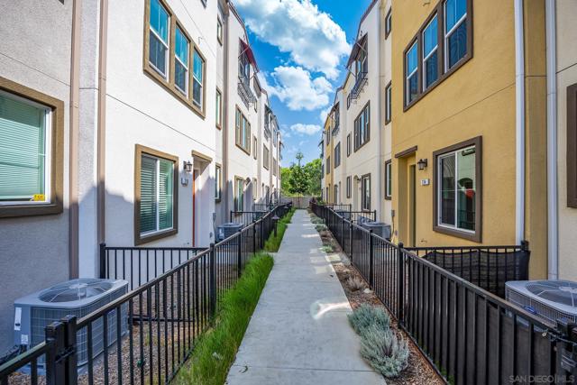 210 Liberty Way, Oceanside CA: https://media.crmls.org/mediaz/3c51fe7e-575a-4ce4-922f-6c7670074af8.jpg