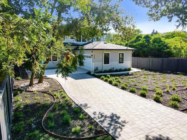 1066 Larch Avenue, Moraga CA: https://media.crmls.org/mediaz/3c538e05-c016-439b-8cf2-f8d2eb26a04d.jpg
