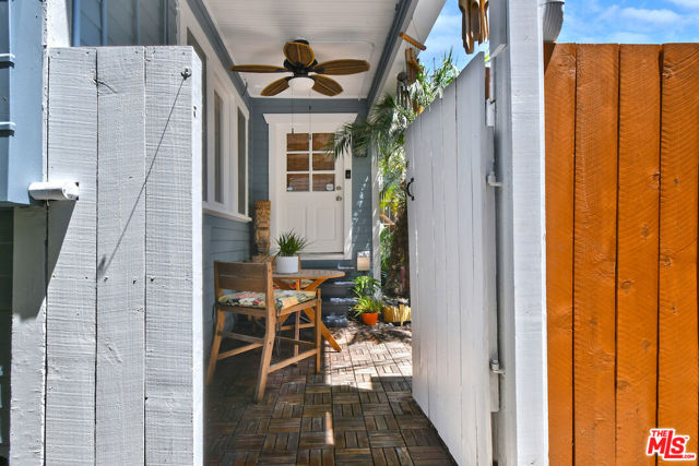 224 Horizon Avenue, Venice CA: https://media.crmls.org/mediaz/3c540db2-1663-4d44-8d6b-c53f9fc915bd.jpg