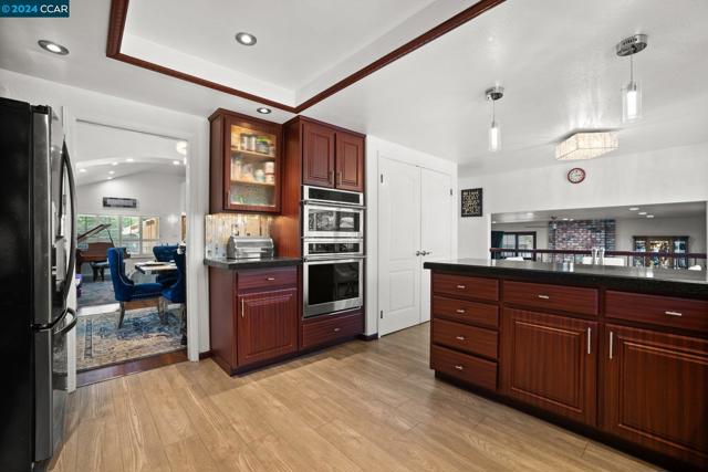 Image 17 of 59 For 5404 Glenwood Ct