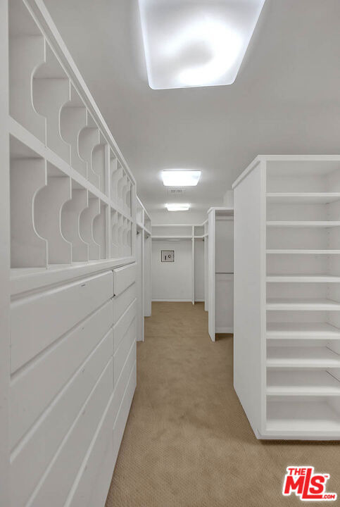 9255 Doheny Road, West Hollywood CA: https://media.crmls.org/mediaz/3c542f82-4496-4142-9ab3-a2b2b8405b1b.jpg