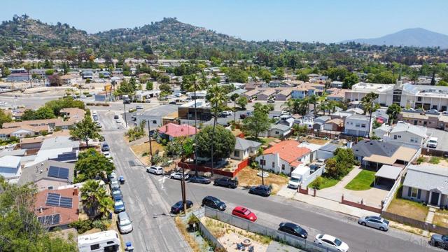 8787 Washington Avenue, La Mesa CA: https://media.crmls.org/mediaz/3c54927c-a5da-4583-acc5-3541b6162795.jpg