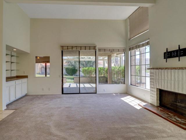 35738 Calle Montigo, Cathedral City CA: https://media.crmls.org/mediaz/3c559d62-da27-4c80-84fe-70fc98bee0ee.jpg