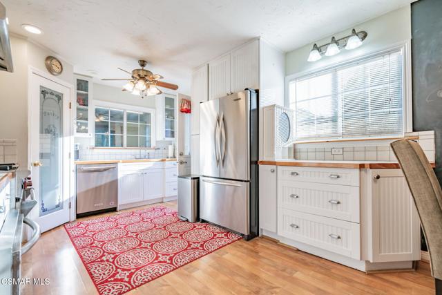 1642 Cayton Avenue, Simi Valley CA: https://media.crmls.org/mediaz/3c55d554-bc10-4418-b2e2-debe46227b7d.jpg