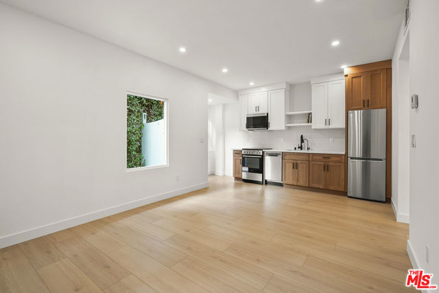 726 Pier Avenue, B photo 7