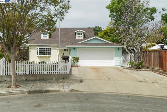7551 Buckeye Pl, Newark CA: https://media.crmls.org/mediaz/3c565402-8c9f-4f38-a6d7-c579c2852b70.jpg