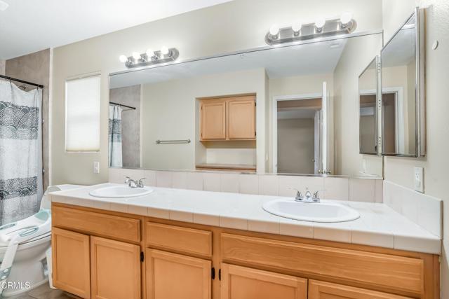 962 Jonquill Avenue, Ventura CA: https://media.crmls.org/mediaz/3c56bc5e-2fb2-4dcf-859c-338c7a286875.jpg