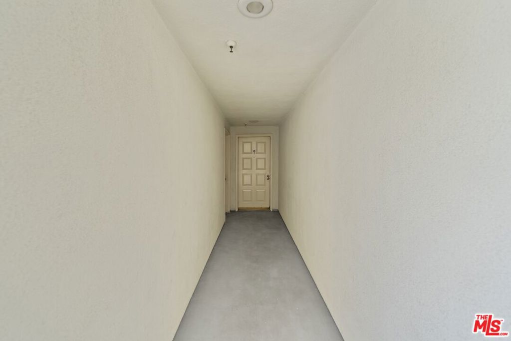 https://media.crmls.org/mediaz/3c5754ba-8551-44a7-91d1-40ef466b809e.jpg?preset=X-Large