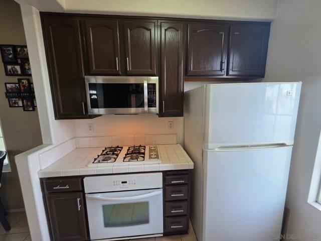 8644 New Salem St, San Diego CA: https://media.crmls.org/mediaz/3c5775ce-f2f5-4a7a-83da-e4abdd1cfbd6.jpg