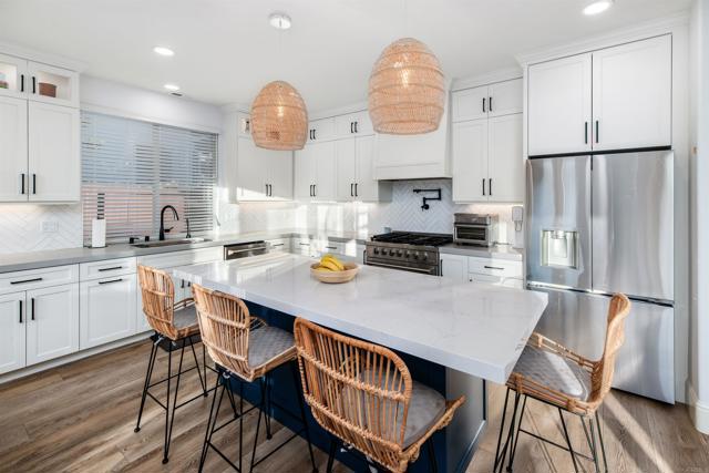 Detail Gallery Image 15 of 44 For 6443 Amethyst Way, Carlsbad,  CA 92011 - 4 Beds | 2/1 Baths